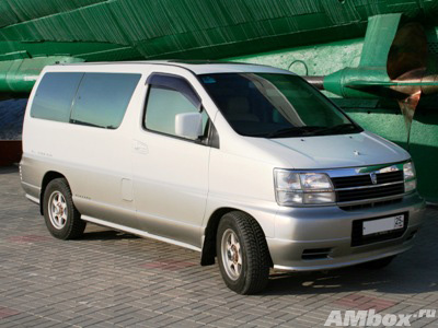 Обзор Nissan Elgrand 2002